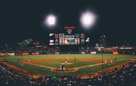 怀孕初期能生吃蒜么（初期怀孕可以吃生蒜吗）