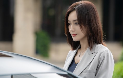 轮辐状卵泡（卵泡呈车轮状）