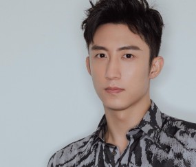 小孩发烧到40度可以熬夜吗（幼儿发烧40度可以让她睡吗）